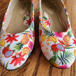 Women's Soft Style Hush Puppies Fruit Flower Shoes Pumps, Size 6, 1 inch heel